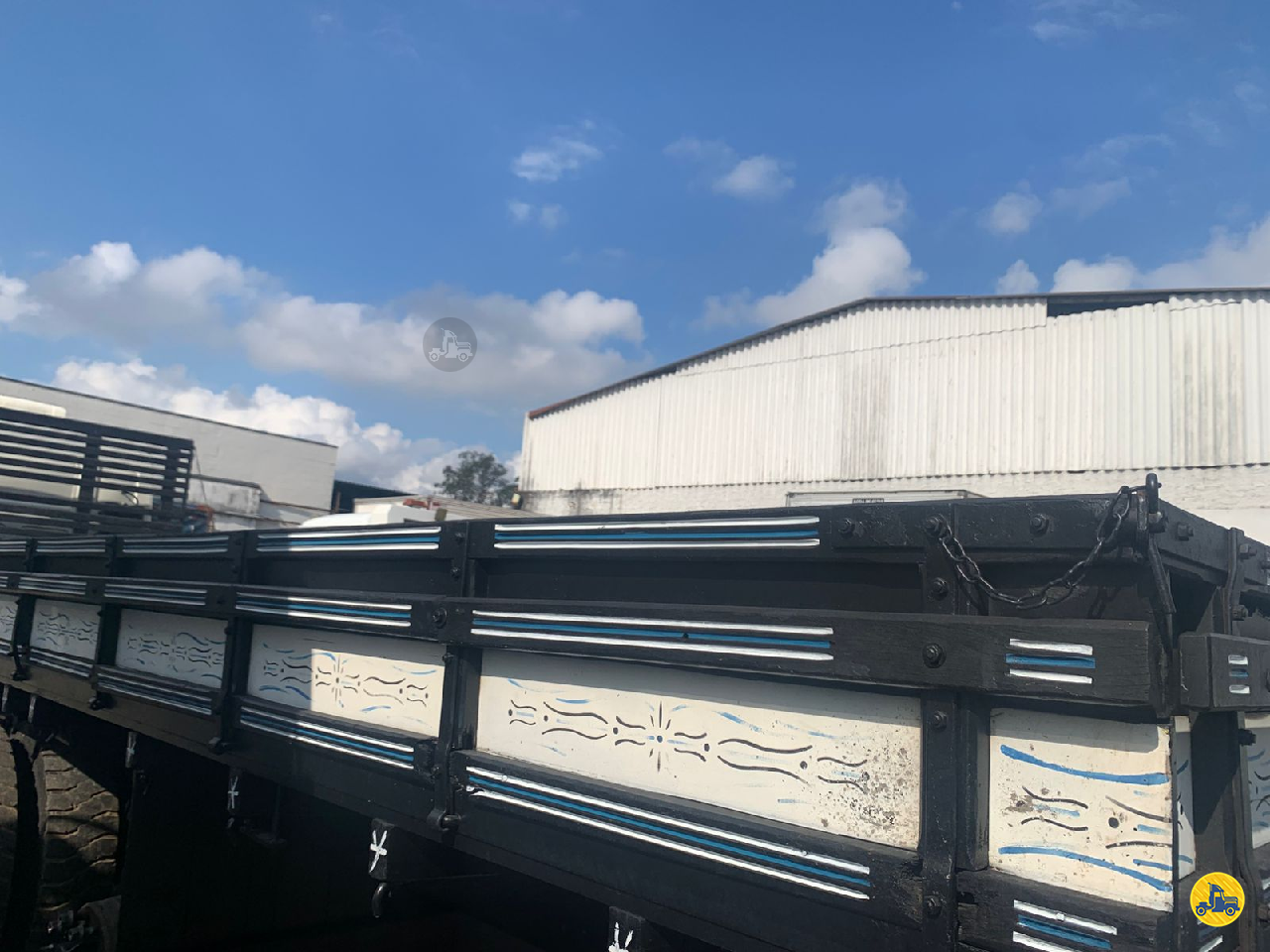 CARROCERIA SOBRE CHASSI  UTILITARIOS CARGA SECA Mugen Caminhões GUARULHOS SÃO PAULO SP